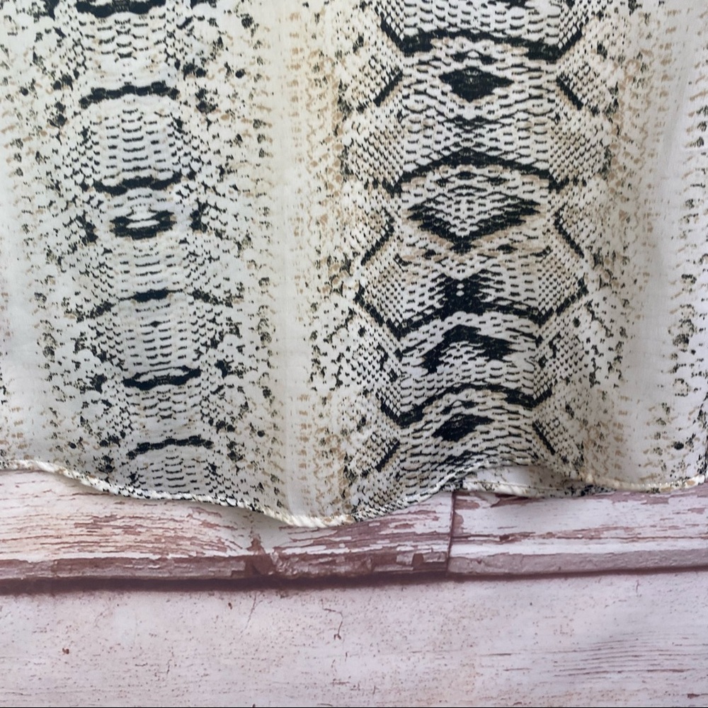 Zara Basic Stylish Snakeskin Patterned Top - image 6